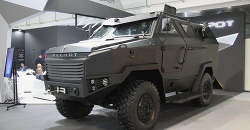 The TRB Despot 4×4 APC has a crew of three and can carry six dismounts.