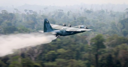 The FAB on 24 August used two C-130s featuring the MAFFS to fight fires that have spread in the Brazilian Amazon.