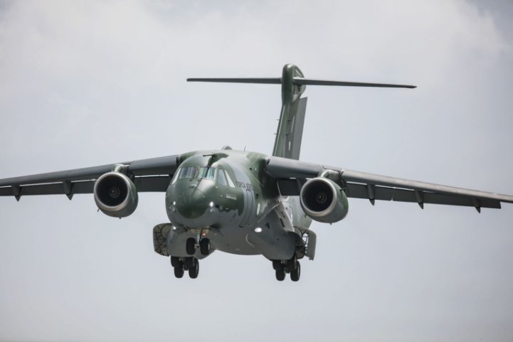 Portugal signed a contract with Embraer for five KC-390 multi-mission transport aircraft on 22 August. (Embraer)