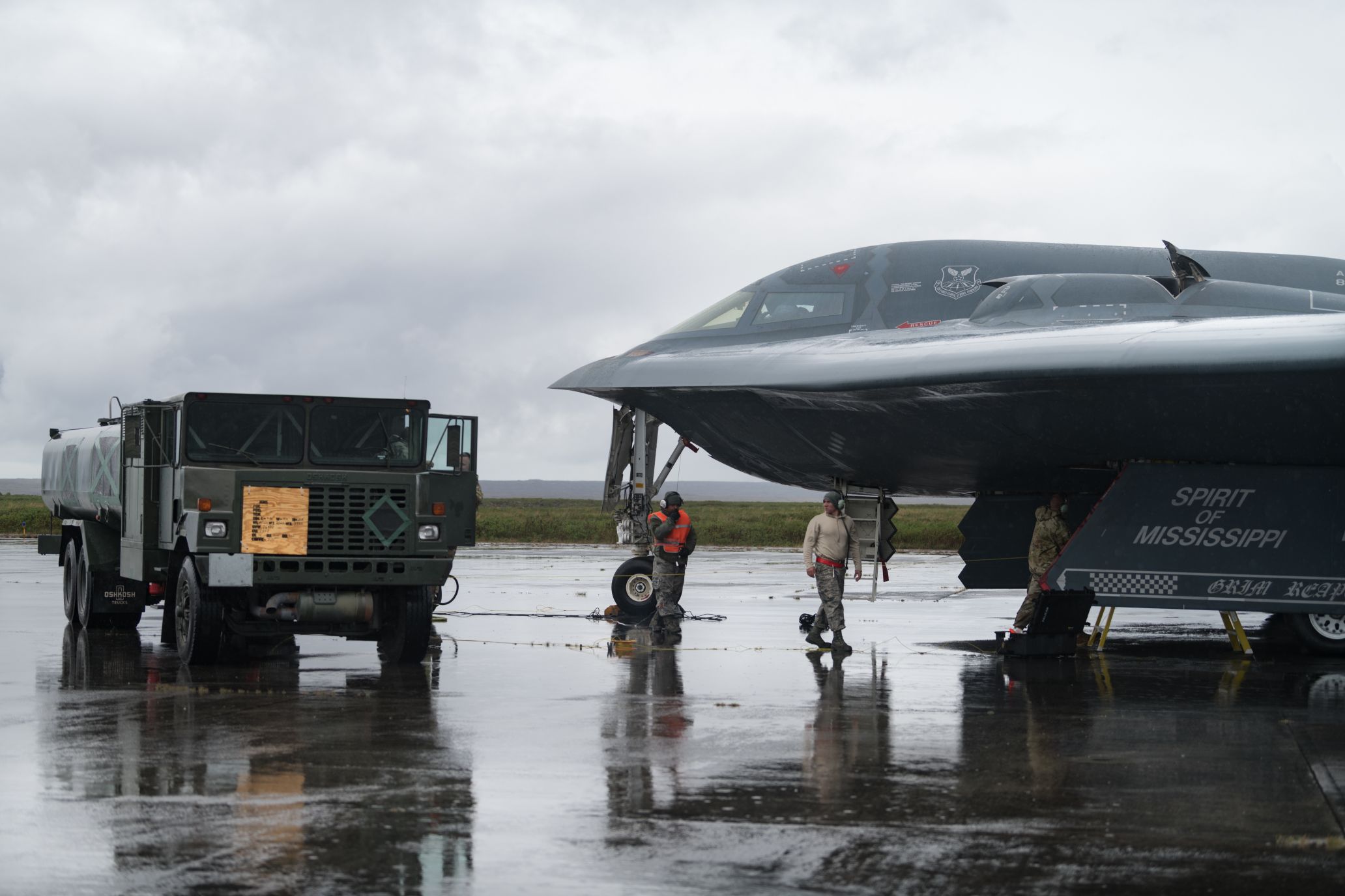 A US Air Force B-2 'hot-pit' refuelling after landing in Iceland for the first time on 28 August. (US Air Force/Senior Airman Thomas Barley)