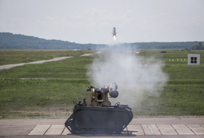 An FGM-148 Javelin ATGM is launched from a Kongsberg Protector M153 Common Remotely Operated Weapon Station (CROWS) mounted on a Titan UGV during firing demonstrations at the US Army Redstone Test Centre in Alabama on 12 June. (Raytheon)
