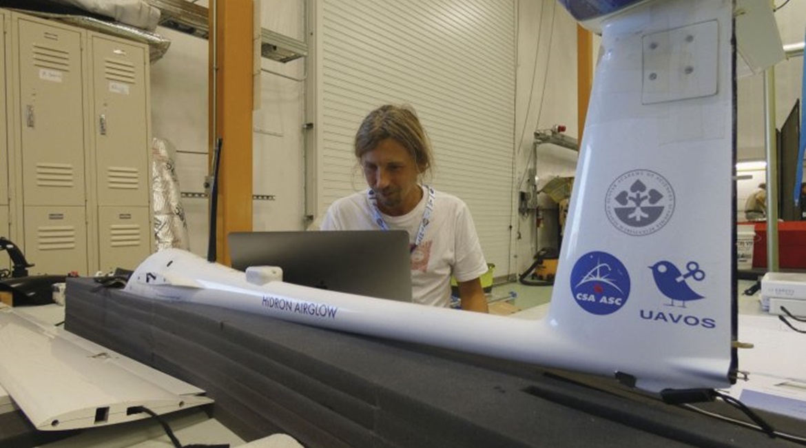 UAVOS on 2 August lifted the HiDRON stratospheric glider UAV by a balloon to the 98,425 ft target altitude, a new record altitude for the aircraft.