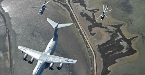 During trials, an A400M made dry aerial refuelling contacts with an H225M (right hose) while an H160 (left hose) conducted proximity tests.
