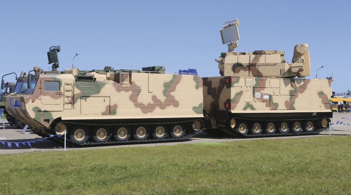 A Tor-M2DT short-range surface-to-air missile system with sand camouflage at the MAKS 2019.