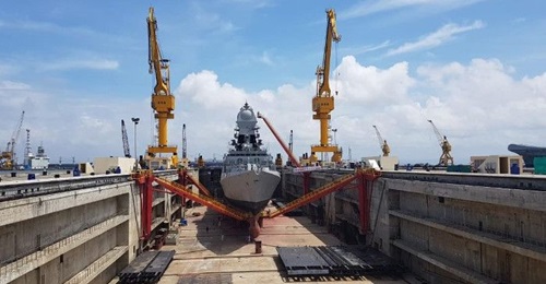 The Indian Navy's first aircraft carrier dry dock (seen here accommodating a Kolkata [Project 15A]-class destroyer) was inaugurated in a ceremony held on 28 September at the Naval Dockyard in Mumbai.