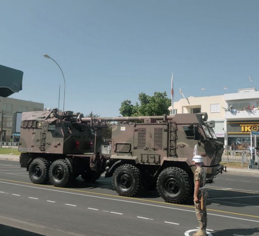 One of the Serbian-made Nora-B52 155 mm/52-calibre 8x8 self-propelled gun-howitzers bought by Cyprus on parade in Nicosia on 1 October. (Serbian MoD)