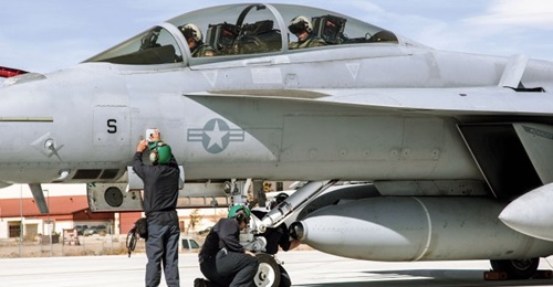 The Super Hornet is fitted with a podded IRST system that doubles as a centreline fuel tank. Already fitted to US Navy aircraft, it is also to be rolled out to the Royal Australian Air Force.