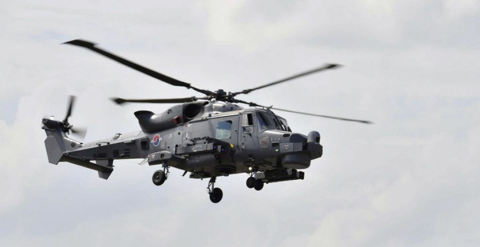 Leonardo’s AW159 helicopter (pictured) and Lockheed Martin’s MH-60R are bidding for the Republic of Korea Navy’s programme to procure a second batch of anti-submarine warfare (ASW) helicopters. (Republic of Korea Navy)