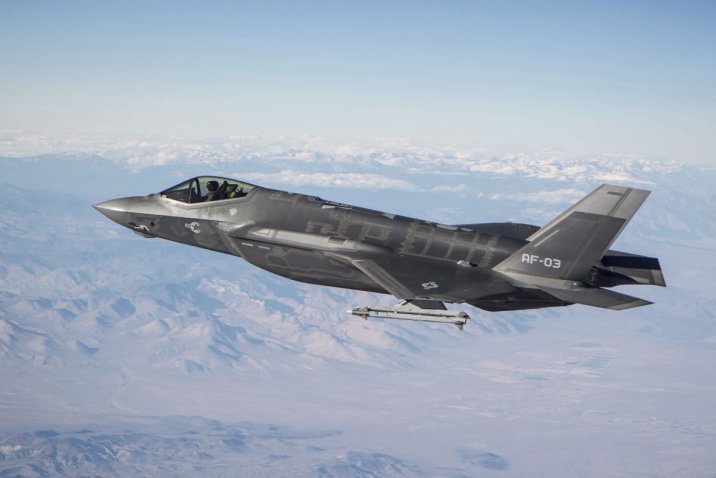 Delays developing the JSE forced the Pentagon to delay its F-35 FRP decision by 13 months. (US Air Force)