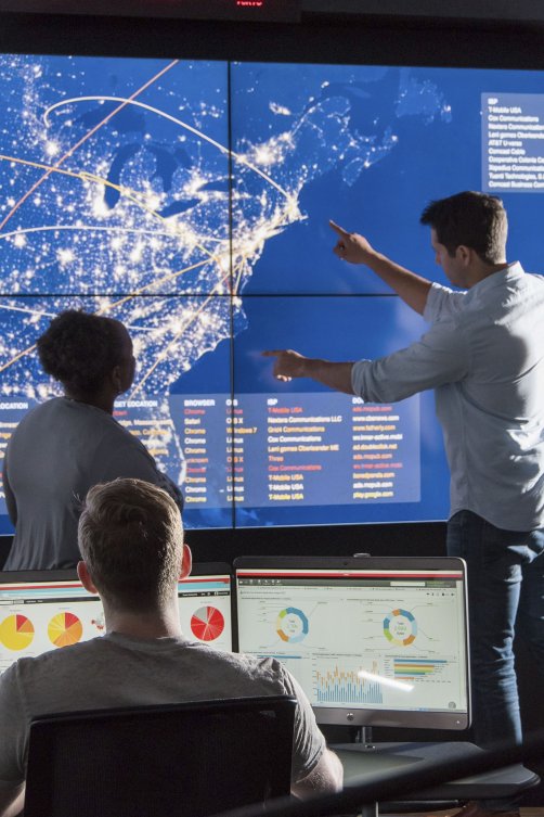 Raytheon’s cyber security operations centre. According to the company, threat intelligence for militaries is increasingly focused on technologies.  (Raytheon)