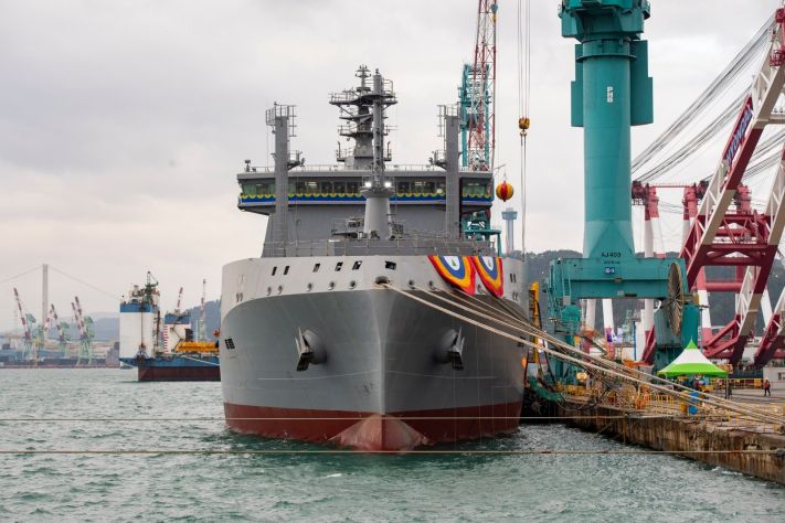 
        The RNZN's future fleet tanker/replenishment vessel was officially christened
        Aotearoa
        in a ceremony held on 25 October at HHI's facilities in Ulsan.
       (New Zealand Defence Force)