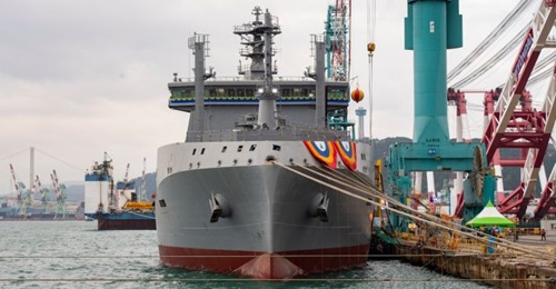 The RNZN's future fleet tanker/replenishment vessel was officially christened 
        
         in a ceremony held on 25 October at HHI's facilities in Ulsan.