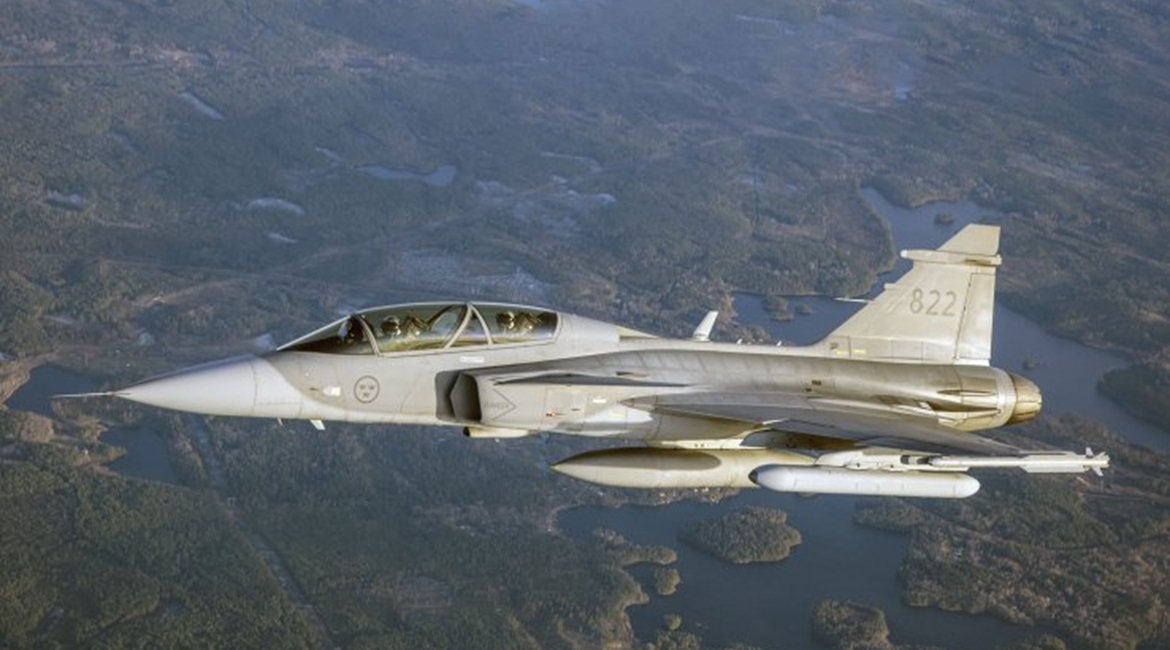 The Saab EAJP pod flew on the Gripen for the first time on 4 November.