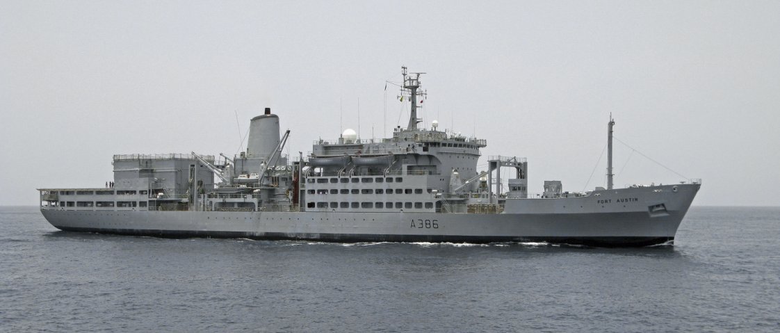 RFA
Fort Austin
is one of three vessels intended to be replaced by new ships in the Fleet Solid Support programme, but the MoD halted the tender on 6 November.
(NAVYPIX/Richard Scott)