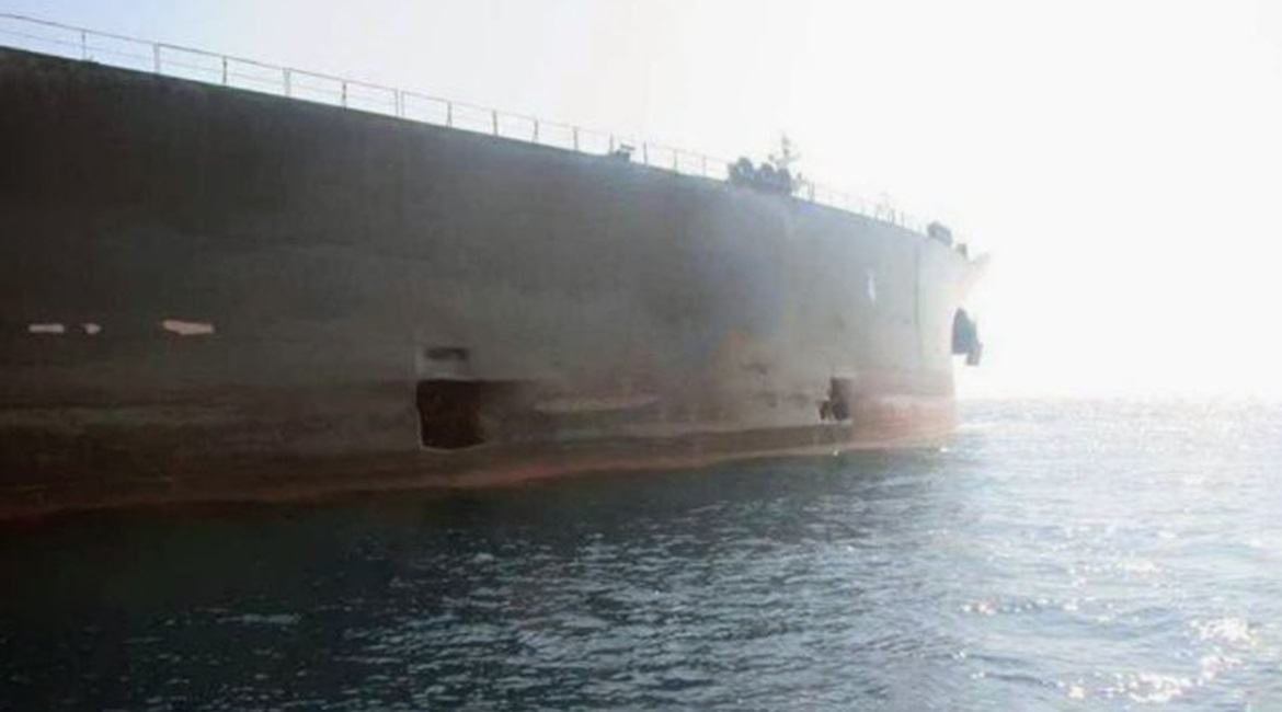 The damage inflicted on the Iranian tanker Sabiti.