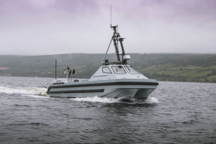 
        ARCIMS boat 6 – the future RNMB
        Halcyon
        – seen during Sonar 2094 side scan sonar trials in the Clyde.
       (AEUK)