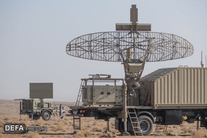 A vehicle-mounted Kavosh pulse acquisition radar and trailer-mounted continuous wave acquisition radar are seen supporting the Mersad during the air defence exercise. (defapress.ir)