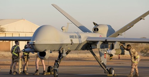 The French Reaper UAV gained its first weapons capability during a firing campaign from Niamey airbase in Niger on 15-17 December.