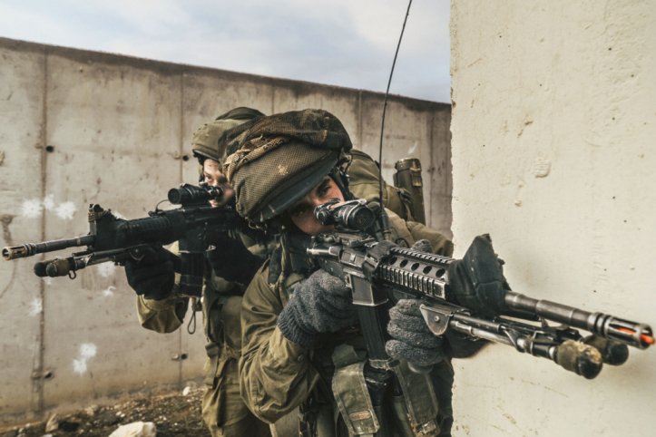 Soldiers from the 35th Paratroopers Brigade, seen here during an exercise in 2018, will be part of the new multi-dimensional unit. (Israel Defense Forces)