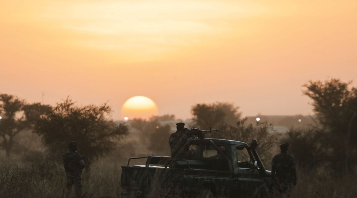 Nigerien soldiers on patrol near Niamey in December 2019.