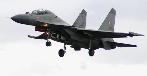 An IAF Su-30MKI fighter aircraft carrying a BrahMos-A missile ahead a test launch in May 2019.
