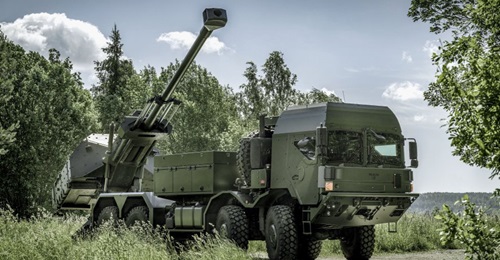 An Archer 155 mm/52 calibre self-propelled artillery system based on a RMMV HX2 8×8 platform.