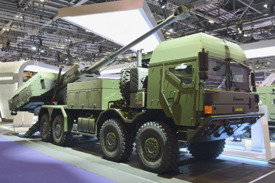 The Archer 8×8 as presented at DSEI 2019. The platform’s automatic loading system may be able to handle some of the MFP’s more complex requirements. (Jane’s/Patrick Allen)