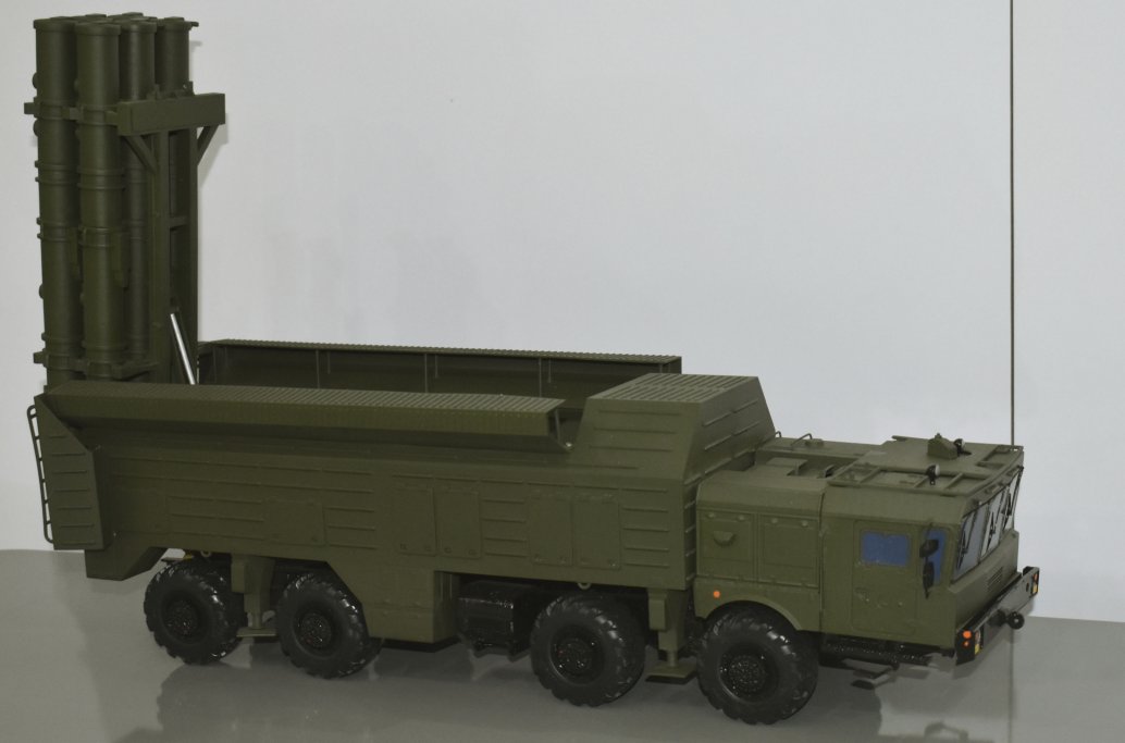 A scale model of the Almaz-Antey Club-T missile system was displayed at the 5–9 February Defexpo exhibition in Lucknow, northern India. (Dmitry Fediushko)