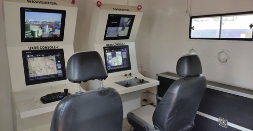 The UXOR's master control station is located inside a 6×6 carrier vehicle.