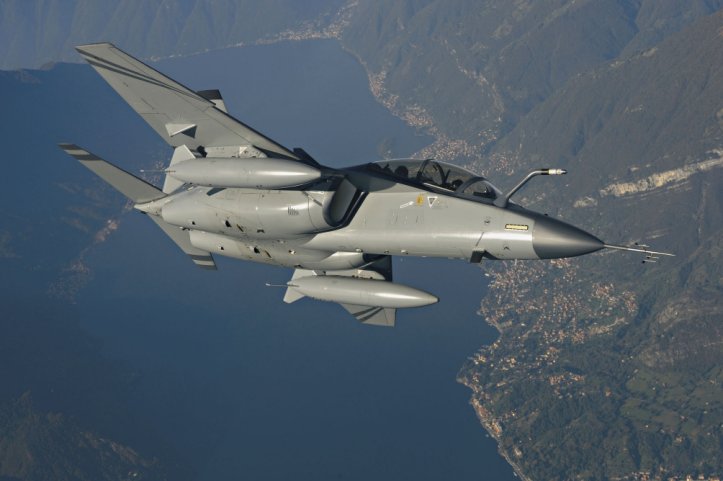 Azerbaijan is to buy an undisclosed number of Leonardo M-346 Master trainer and light attack aircraft, according to a ‘declaration by agreement’ signed on 20 February. (Leonardo)
