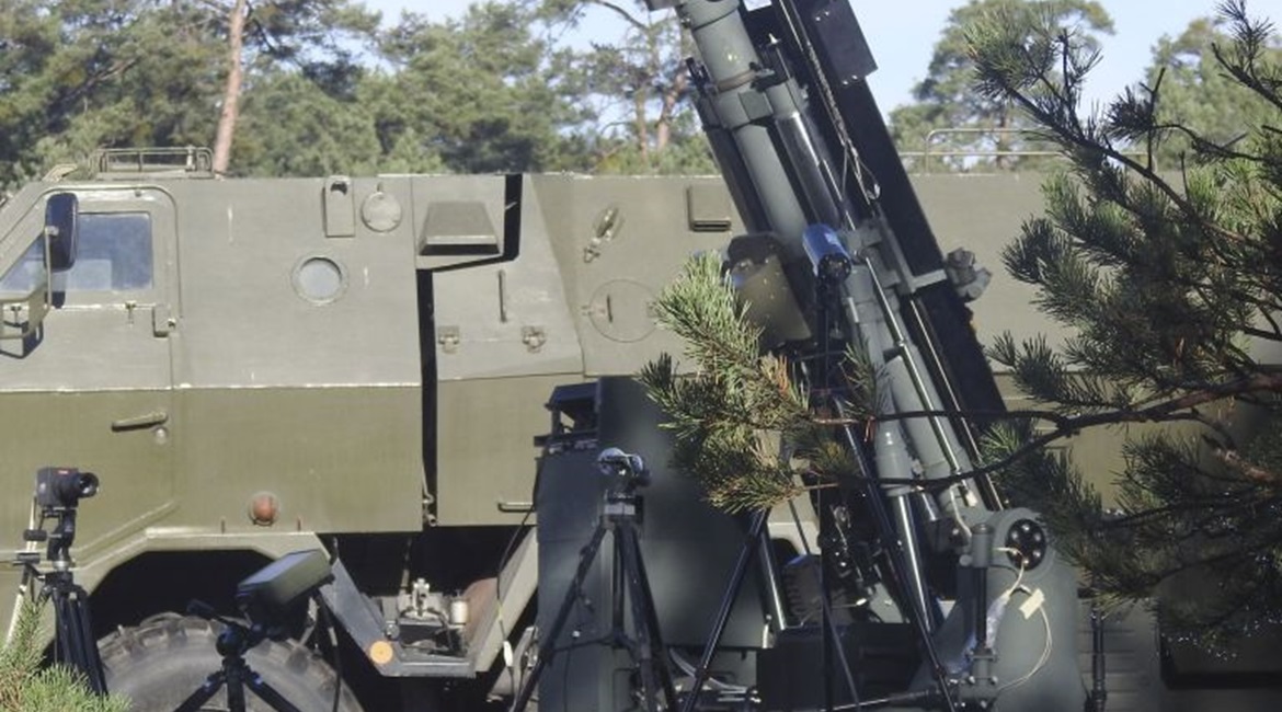 An STK Land Systems 120 mm Super Rapid Advanced Mortar System MK II fitted with the MVR-700 doppler radar for trials in Slovakia.