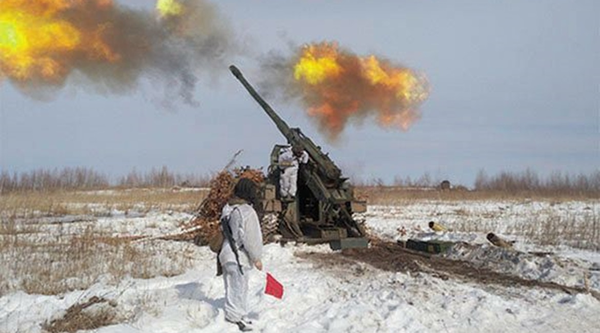 During an exercise in the Amur region, the Orlan-10 UAV was used to reconnoitre potential targets for units equipped with the 2S5 self-propelled howitzer like the one pictured.