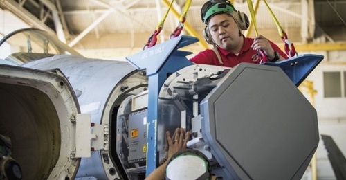 The US Marine Corps is to fit the Raytheon AN/APG-79(V)4 AESA radar to 98 of its classic Hornet aircraft.