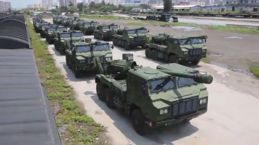 A screengrab from a CCTV 7 report shows at least 14 PLC-181 SPHs in service with a PLA artillery brigade in the Eastern Theatre Command. (CCTV 7)