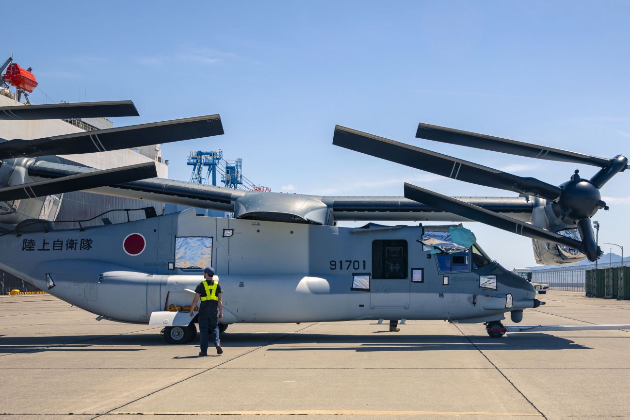 The USMC released images on 8 May showing the arrival in Japan of the first two MV-22B Osprey tiltrotor aircraft on order for the JGSDF.