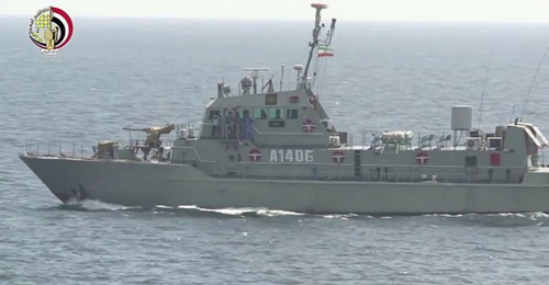 A Hendijan-class vessel monitors a joint exercise between the Egyptian and Emirati navies in April 2016.