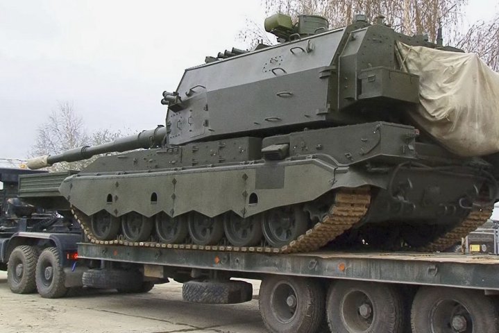 Delivery of one of the first 2S35s, which are often transported without the radars that are installed on the turret either side of the main gun for firing.