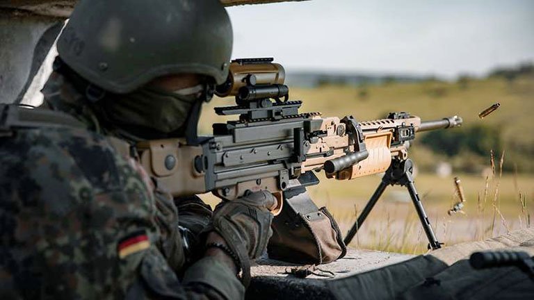 German paratroopers have tested the MG4 A3 machine gun for three weeks. (Bundeswehr/Maximilian Schulz)