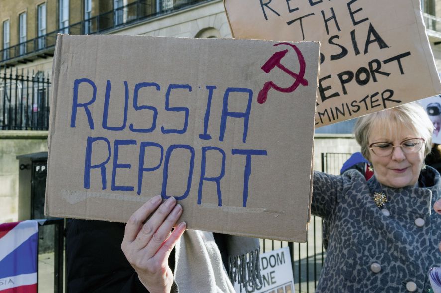 Anti-Brexit protesters urge UK Prime Minister Boris Johnson to release the Intelligence and Security Committee report examining Russian infiltration in British politics on 18 January 2020 in London. (Wiktor Szymanowicz/Barcroft Media via Getty Images)