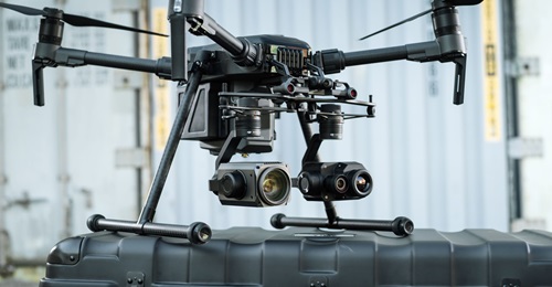 The DJI Matrice 210 RTK UAV that Sincronia Logistica uses to deliver medical supplies in Mexico. The company replaced the stock antenna with a company-developed antenna to extend the range from 3-4 km to almost 10 km.