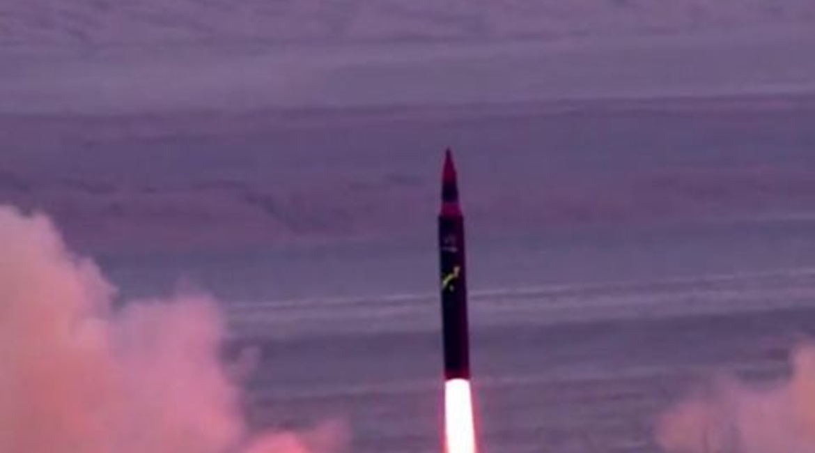 A still from the latest test footage shows the launch of a Khorramshahr missile fitted with a small RV.