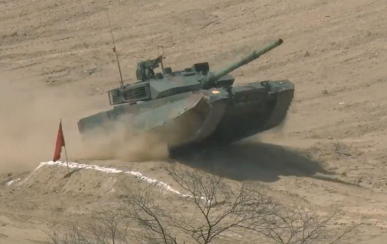 A screengrab from video footage released on 22 September by ISPR showing a VT4 MBT. The capabilities of the Chinese-made tank were demonstrated to Pakistan’s chief of army staff, General Qamar Javed Bajwa, during an event held on 22 September at the field firing ranges near the city of Jhelum in Pakistan’s Punjab Province. (Via ISPR)