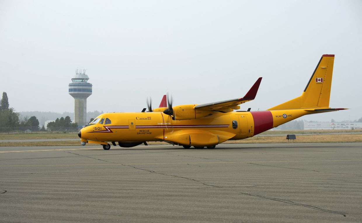 The RCAF’s first CC-295 pictured during a delivery ceremony on 25 September. The CAF seeks a mobile phone detection system for its search and rescue rotary- and fixed-wing platforms that will allow the CAF to locate and communicate with operational mobile phones on persons in distress during missions. (Department of National Defence)
