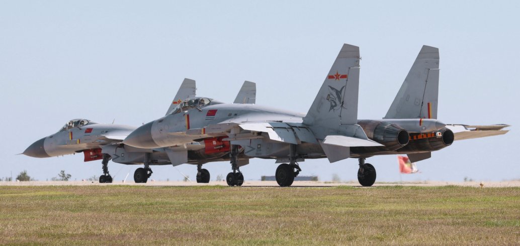 An image showing two J-15 multirole fighters attached to the PLA Naval Aviation University during a training course in late September 2020. One of them bears production number ‘0306’: an indication that the platform belongs to the latest, third production batch. (China Military Online)