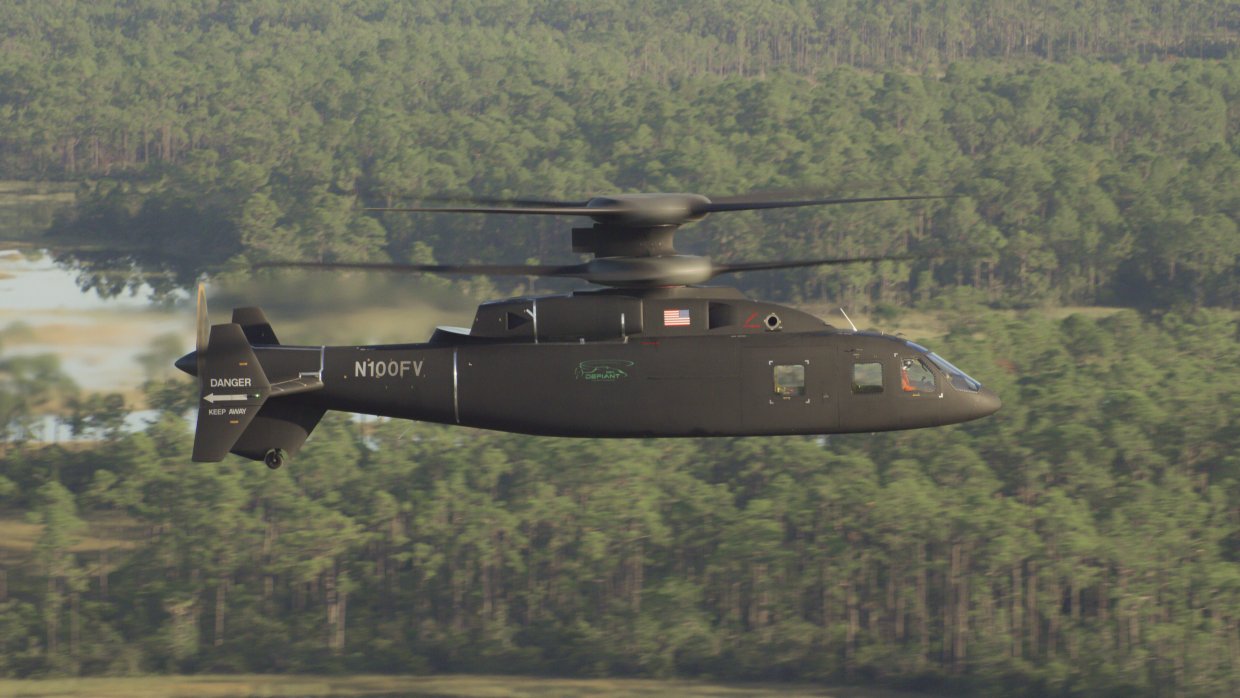 The SB>1 Defiant on 12 October reached 211 kt in straight and level flight and 232 kt in a descent with about two-thirds propeller torque and engine power. The aircraft is being developed for the US Army’s FLRAA effort. (Sikorsky-Boeing)
