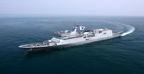 The RoKN received its first dedicated training vessel, 
        
        , on 20 October. The 142 m-long ship is expected to enter service in early 2021.