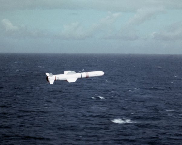 A Harpoon missile in flight. The DSCA announced on 26 October that the US State Department approved a potential USD2.37 billion FMS to Taiwan of up to 100 Boeing HCDSs and up to 400 RGM-84L-4 Harpoon Block II anti-ship missiles along with related equipment and support. (Boeing)