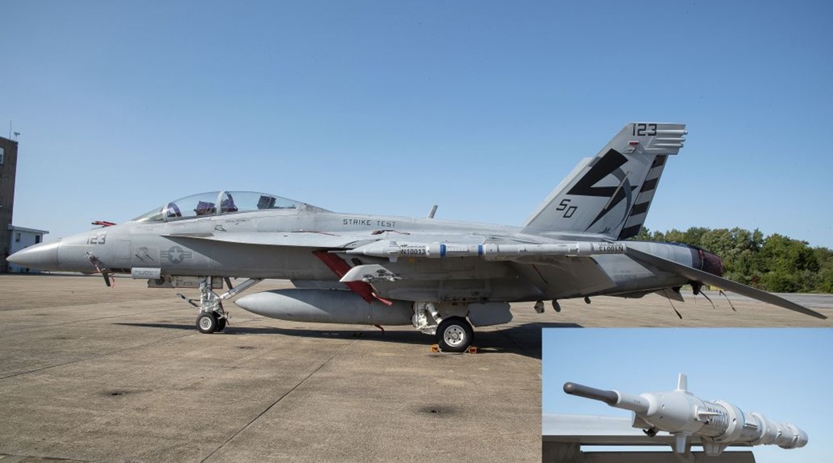 The Collins Aerospace/Leonardo DRS TCTS II pod mounted on the port wingtip of a US Navy F/A-18F, with (inset) a close-up of the pod.