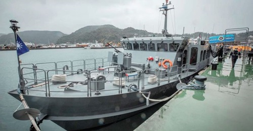 The RoCN received on 15 December the first of four fast minelaying ships ordered from Lungteh Shipbuilding.