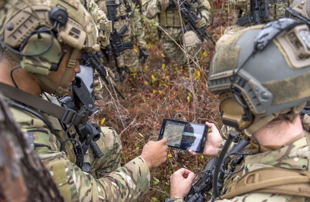 Members of the US Air Force 6th Special Operations Squadron operate an Android-like end user device during training exercises. (Credit: US Air Force)